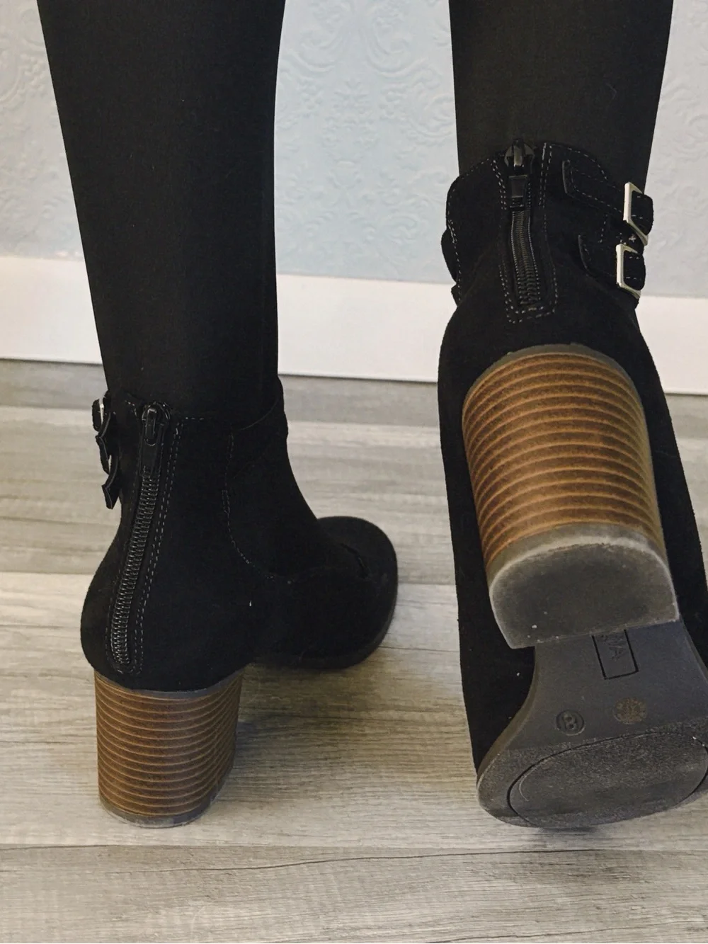 N/A elegant black